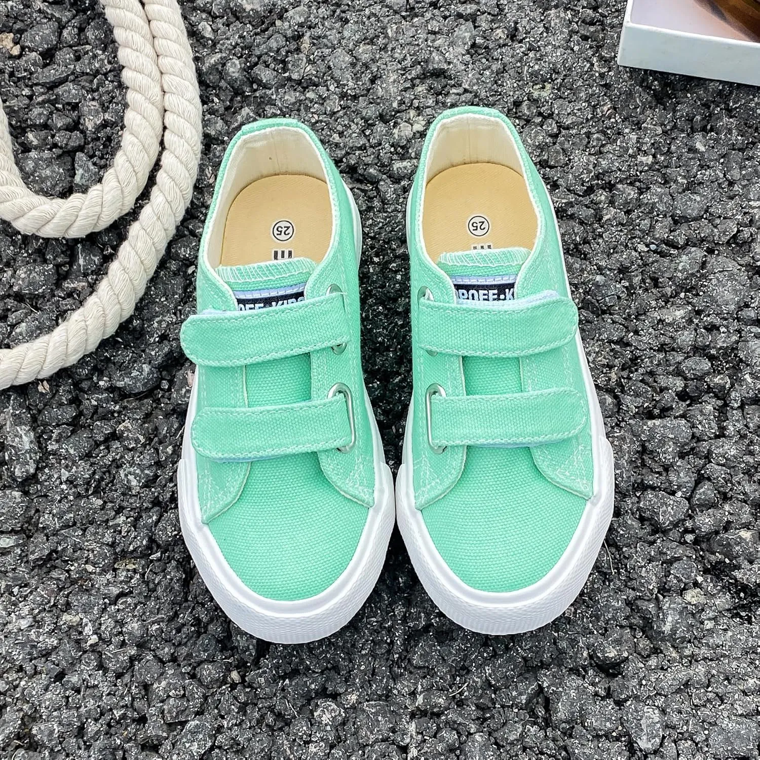Boys and Girls Low Top Children's Canvas Shoes Solid Color Casual Shoes Start School Season Little White Buckle Sports Shoes