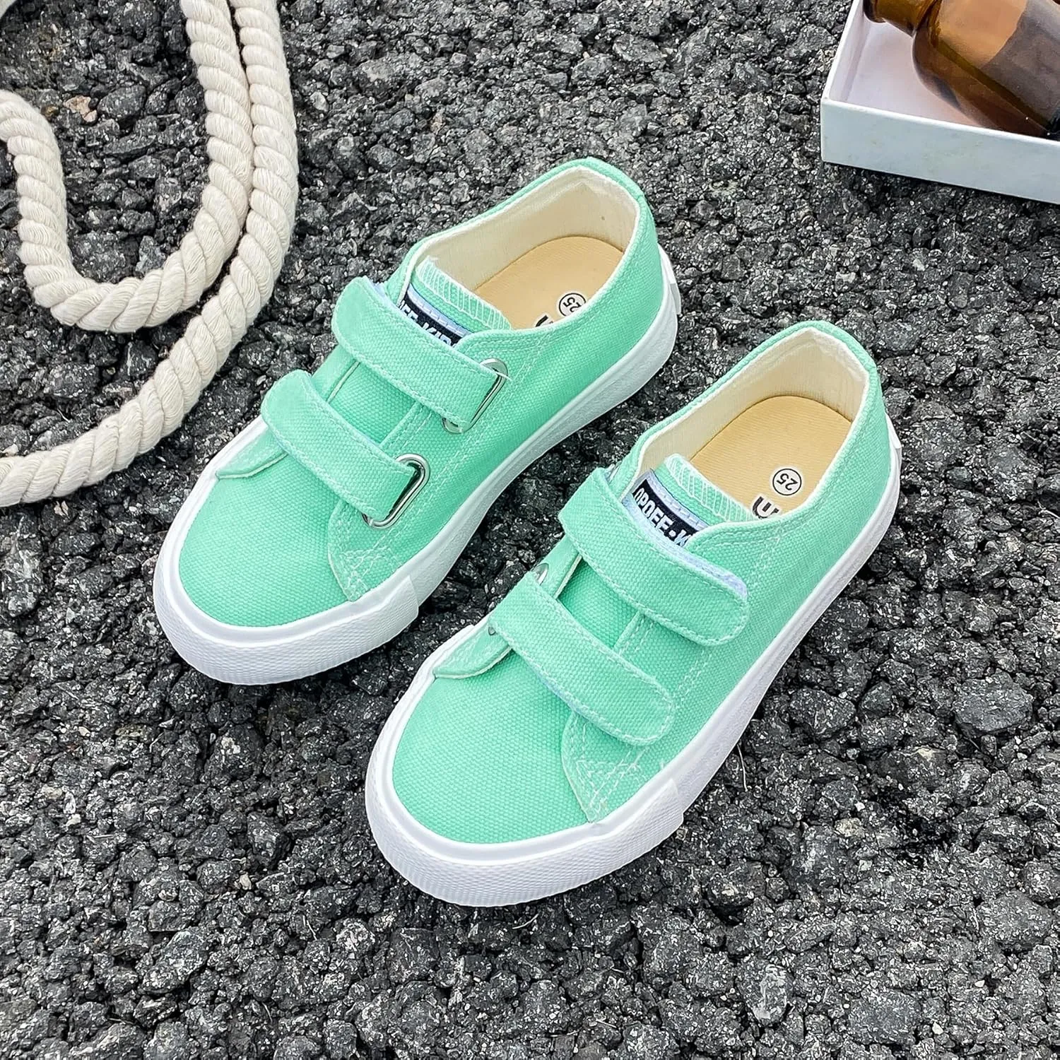 Boys and Girls Low Top Children's Canvas Shoes Solid Color Casual Shoes Start School Season Little White Buckle Sports Shoes