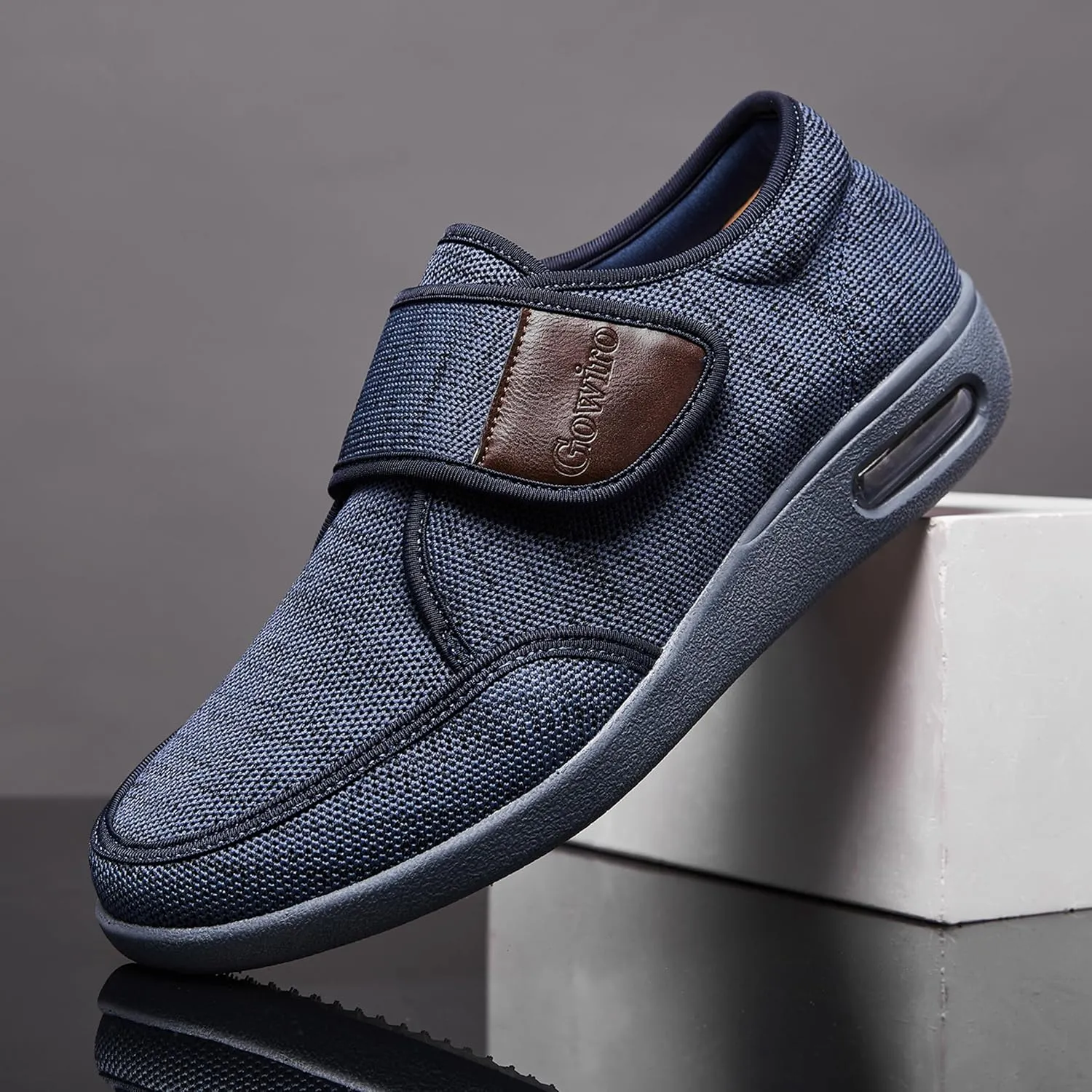 Diabetes Shoes Wide Version Elderly Shoes, No Need to tie Shoelaces Anti-Skid Breathable Light Expansion Foot Walking Edema Thickened and Widened Sole Walking Shoes