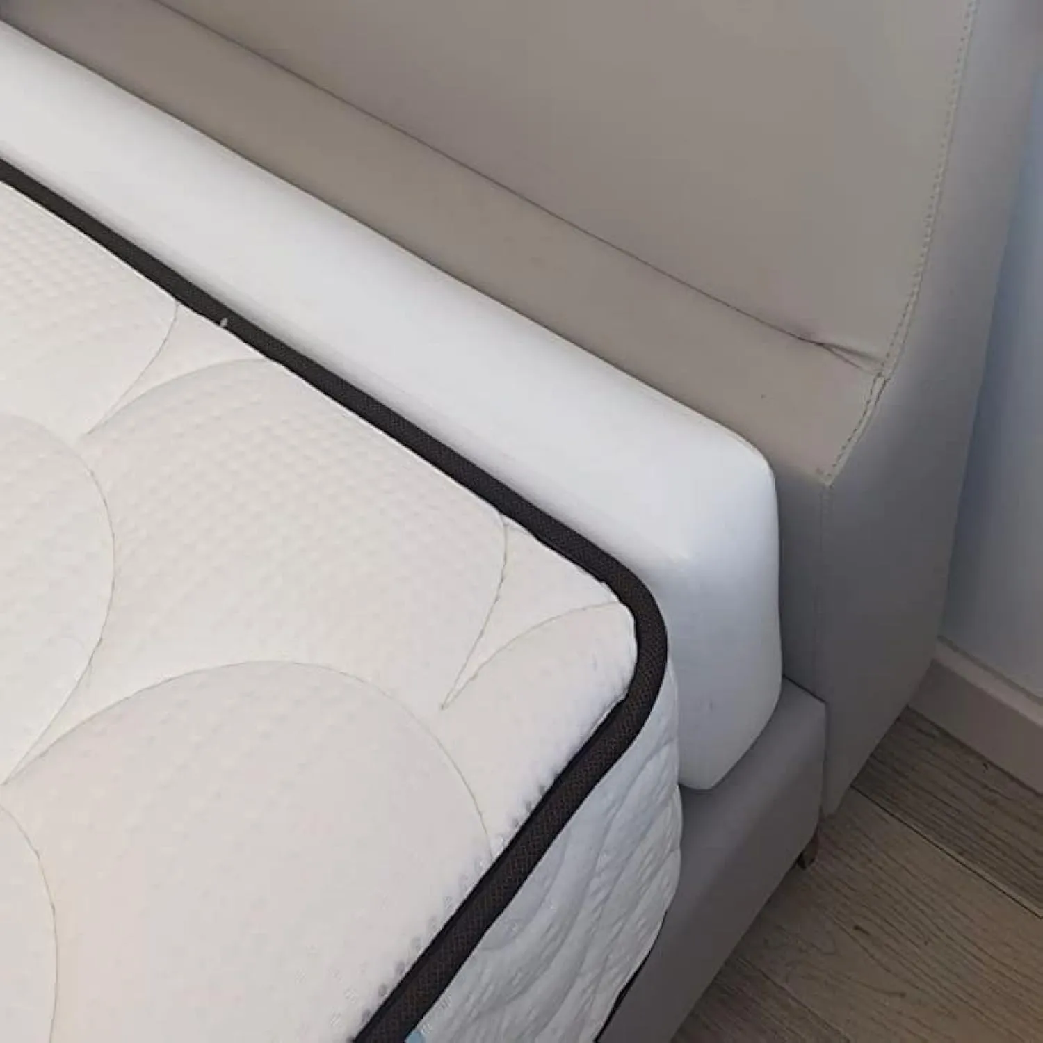 Inflatable Bed Wedge,Air Mattress Wedge,Bed Gap Filler,Gap Filler to Close The Gap (0-4'') Between Headboard and Mattress(8"x4"x76", King)