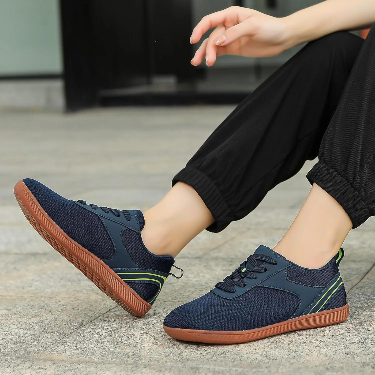 Men's and Women's Fashionable Casual and Comfortable Walking Shoes Couple Knitted Breathable Barefoot Sports Shoes Anti Slip Soft Sole Casual Shoes
