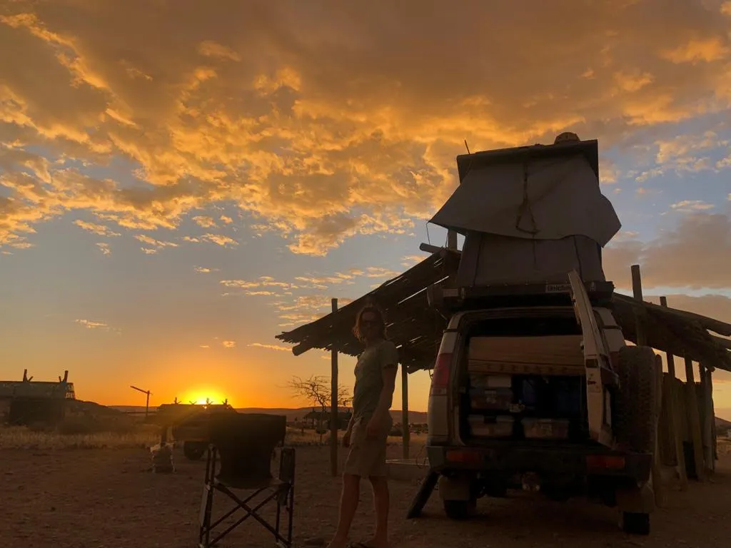 Quick Pitch Hard Shell Roof Top Tent