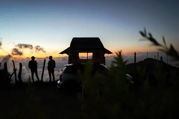 Wanaka 64" 3-4 Person Rooftop Tent w/ XL Annex